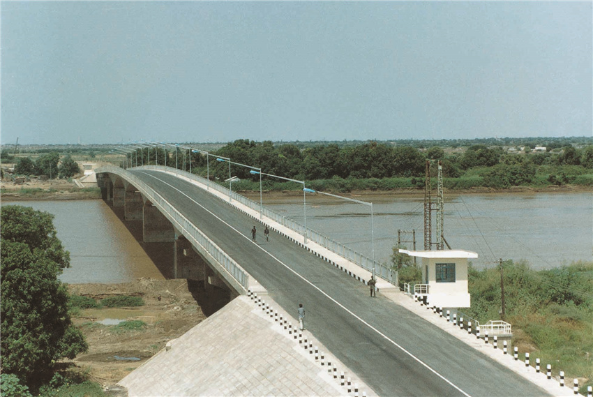 苏丹辛加青尼罗河大桥.jpg